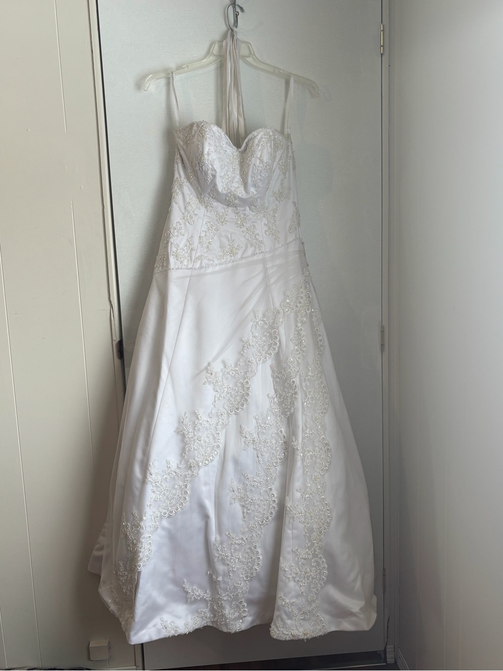 Corset style wedding dress with sweetheart neckline
